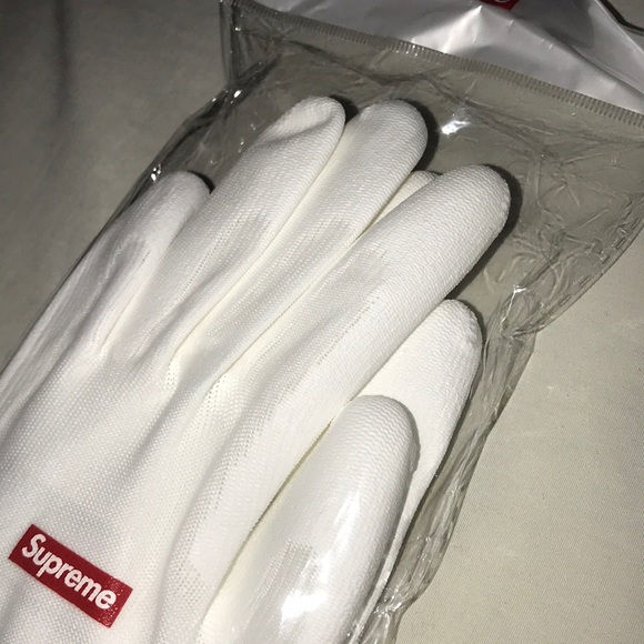 Supreme Rubberized Gloves🆕 - Picture 3 of 13